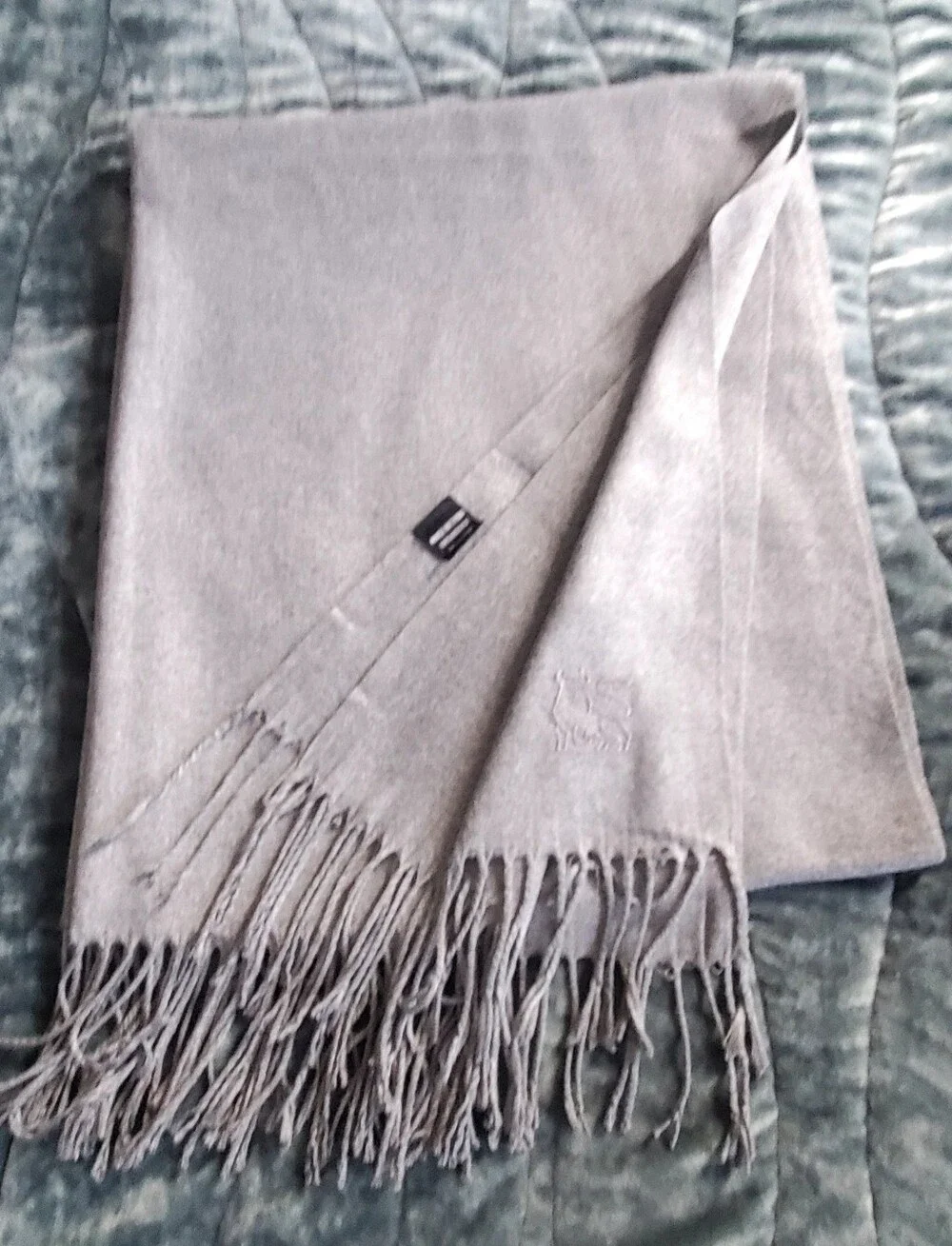 Wolfmark soft gray